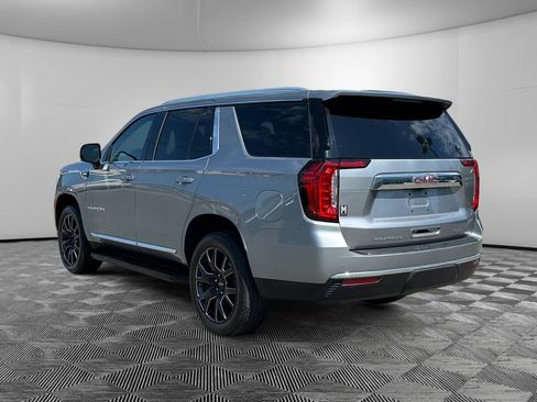 Used 2023 GMC Yukon SLT w/ SLT Luxury Package AWD/4WD image 3