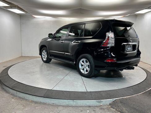 Used 2019 Lexus GX 460 GX 460 w/ Navigation Package image 3