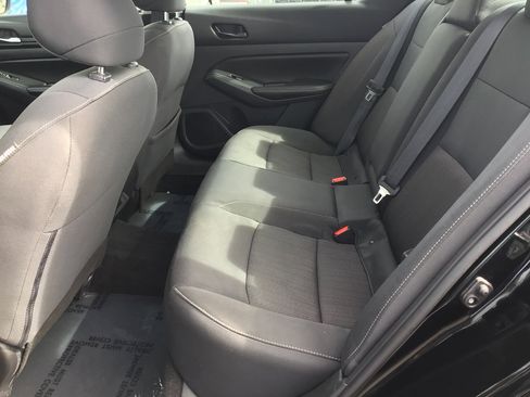 Used 2025 Nissan Altima 2.5 SV image 15