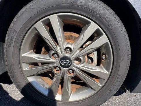 Used 2018 Hyundai Elantra SEL image 10