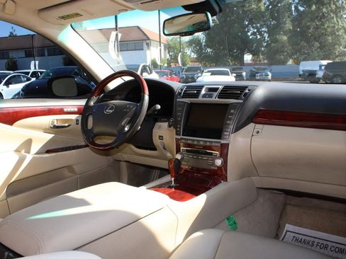 Used 2010 Lexus LS 460 RWD image 19