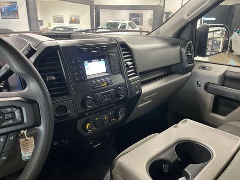 Used 2018 Ford F150 XL w/ Equipment Group 101A Mid RWD image 32