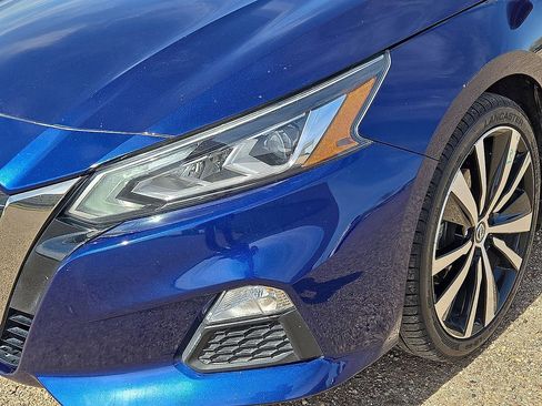 Used 2022 Nissan Altima 2.5 SR FWD image 9