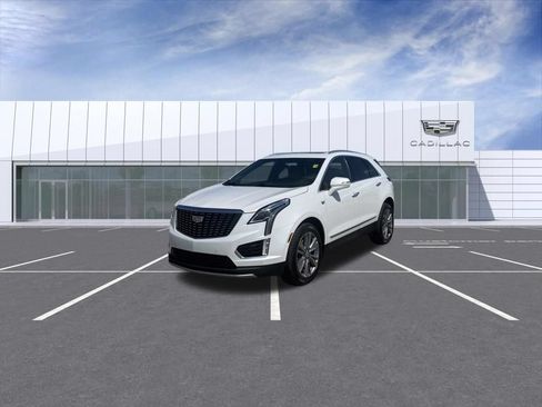Certified 2024 Cadillac XT5 Premium Luxury w/ LPO, Floor Liner Package AWD/4WD image 6