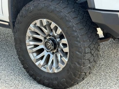 Used 2024 Chevrolet Silverado 2500 High Country w/ Technology Package AWD/4WD image 9