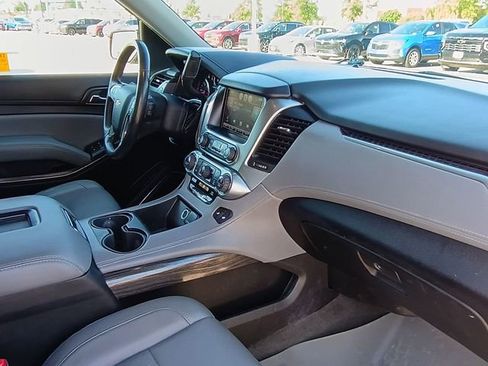 Used 2015 Chevrolet Suburban LT w/ Luxury Package AWD/4WD image 10