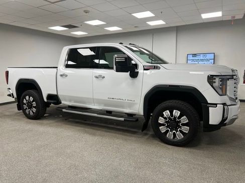 Used 2024 GMC Sierra 2500 Denali image 14