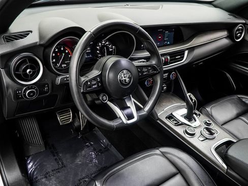 Used 2023 Alfa Romeo Stelvio Ti image 15