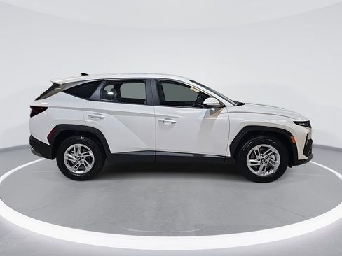 New 2026 Hyundai Tucson SE image 4