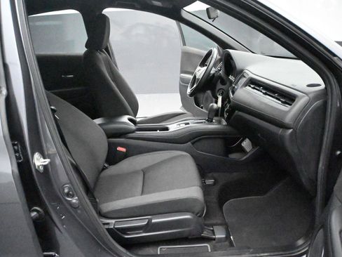 Used 2019 Honda HR-V Sport image 16