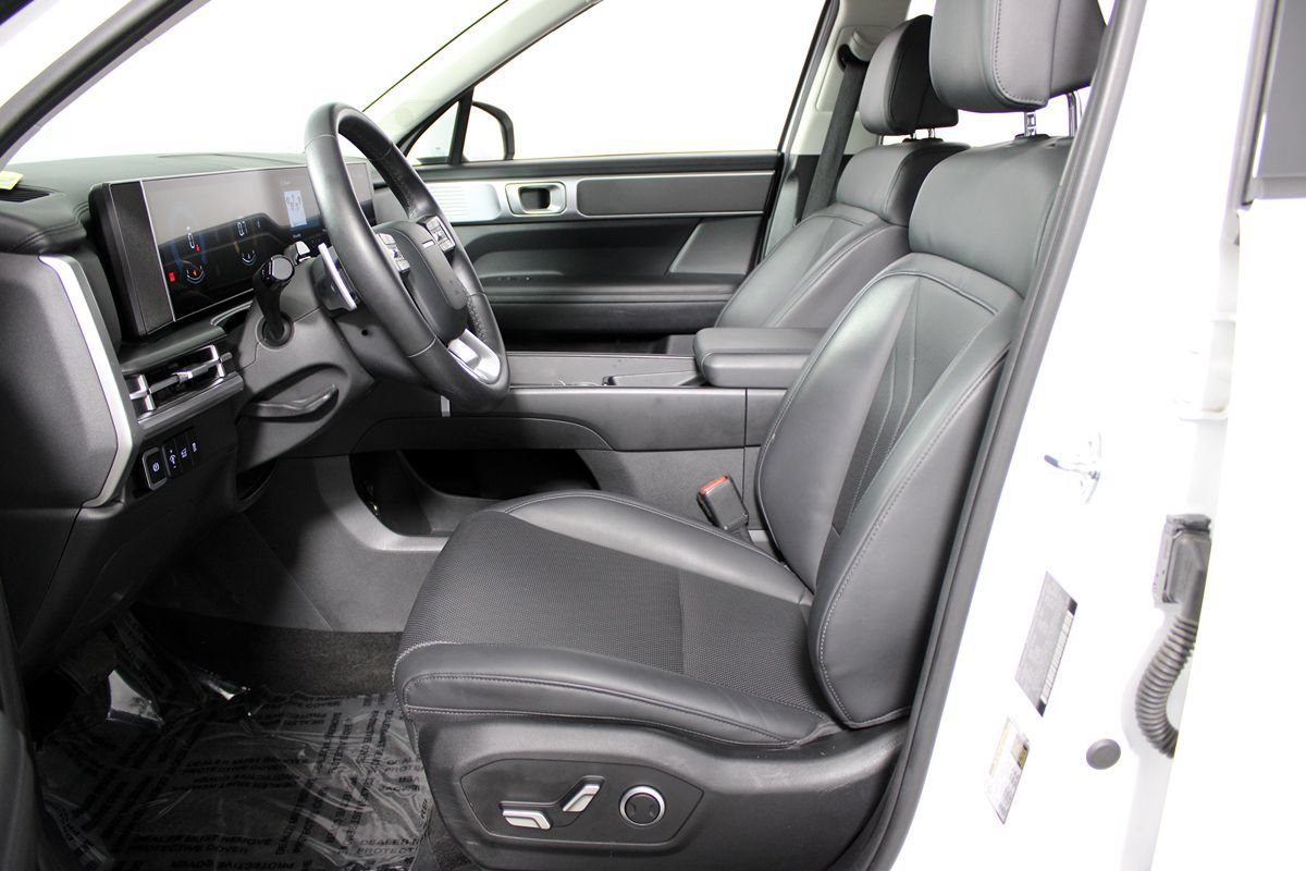 Used 2026 Hyundai Santa Fe SEL FWD image 6