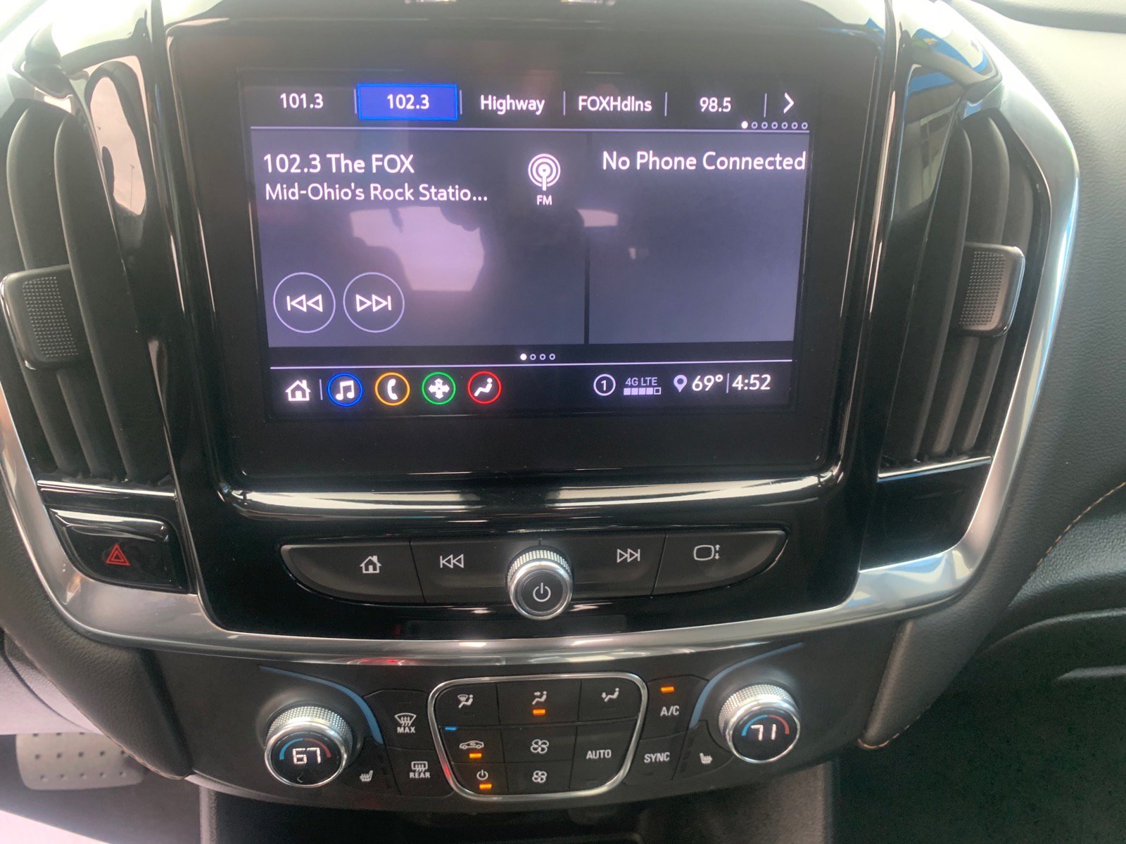 Used 2021 Chevrolet Traverse LT FWD image 16