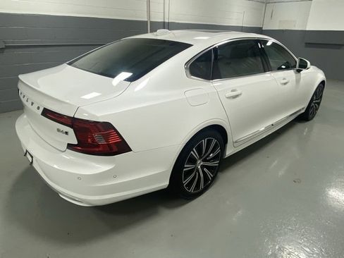Certified 2025 Volvo S90 B6 Plus image 3