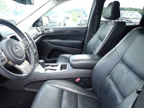 Used 2013 Jeep Grand Cherokee Laredo AWD/4WD image 11