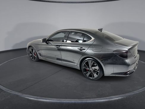 Used 2022 Genesis G70 3.3T RWD image 6