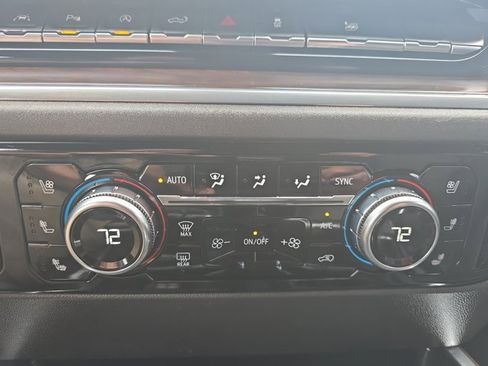 Used 2024 GMC Sierra 1500 SLT w/ SLT Premium Plus Package image 40