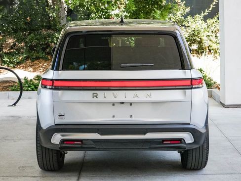 Used 2025 Rivian R1S Adventure AWD/4WD image 5
