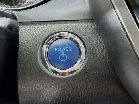 Used 2022 Toyota Camry SE FWD image 24
