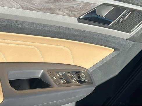 Used 2021 Volkswagen Atlas Cross Sport SE image 22