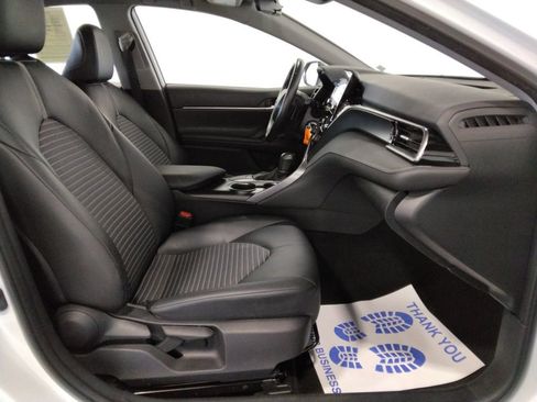 Used 2024 Toyota Camry SE image 37
