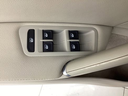 Used 2017 Volkswagen Golf Alltrack S image 38