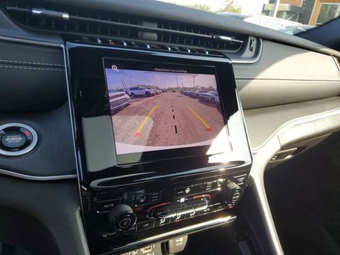 New 2025 Jeep Grand Cherokee Altitude image 11