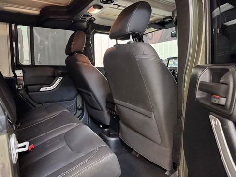 Used 2016 Jeep Wrangler Unlimited Sahara w/ Dual Top Group image 23