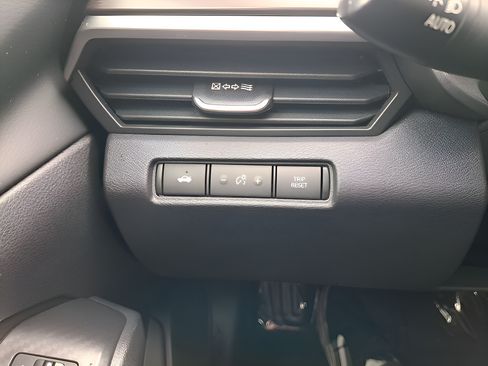 Used 2024 Nissan Altima 2.5 SV FWD image 29