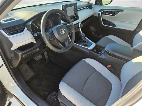 Used 2020 Toyota RAV4 XLE image 9