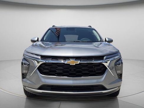 Used 2026 Chevrolet Trax LT FWD image 5