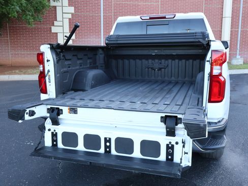 Used 2022 Chevrolet Silverado 1500 LTZ w/ LTZ Convenience Package II AWD/4WD image 27
