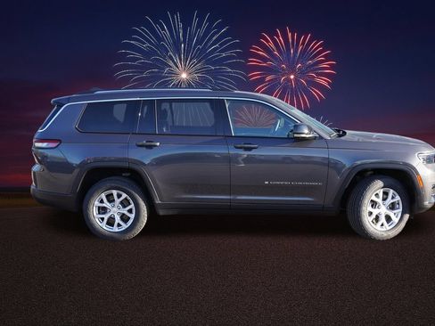 Used 2023 Jeep Grand Cherokee L Limited w/ Luxury Tech Group II AWD/4WD image 3