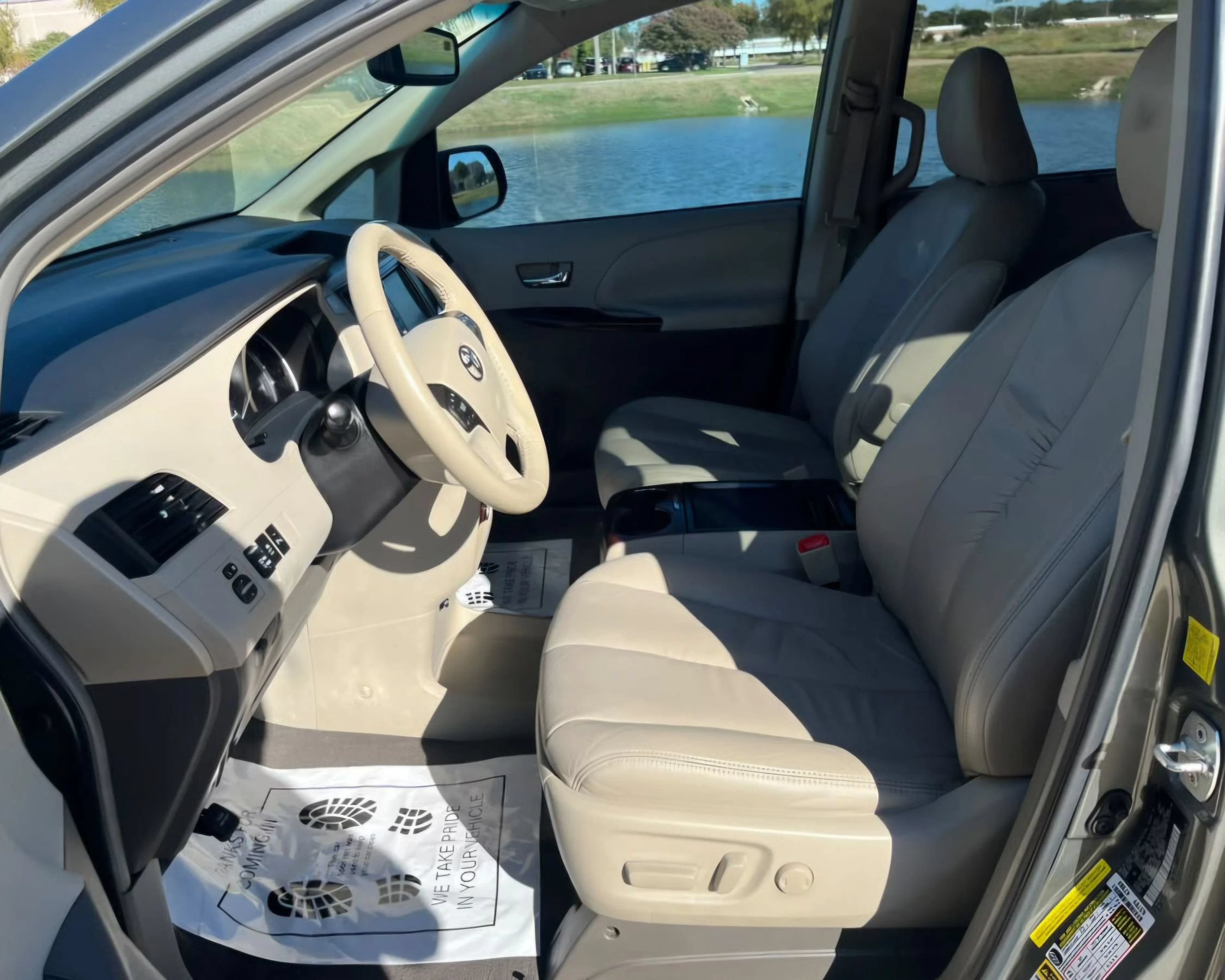 Used 2011 Toyota Sienna XLE w/ XLE Navigation Pkg FWD image 22