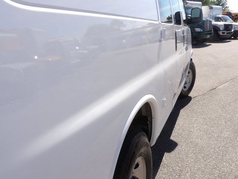 Used 2024 Chevrolet Express 2500 w/ Driver Convenience Package RWD image 8