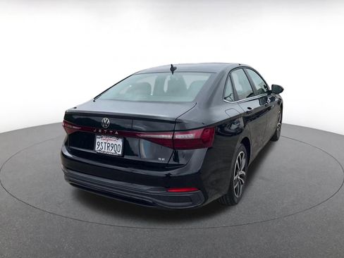 Used 2025 Volkswagen Jetta SE image 14