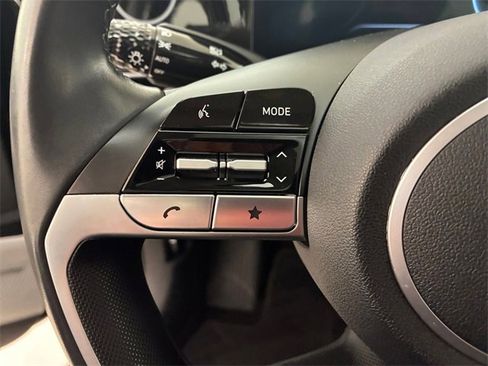 Used 2024 Hyundai Elantra Limited image 23