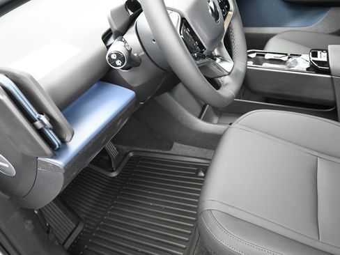 New 2026 Volvo EX30 Cross Country Ultra w/ Protection Package Premier AWD/4WD image 9