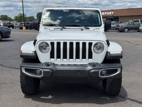 Used 2018 Jeep Wrangler Unlimited Sahara w/ Uconnect 4C Nav & Sound Group AWD/4WD image 3
