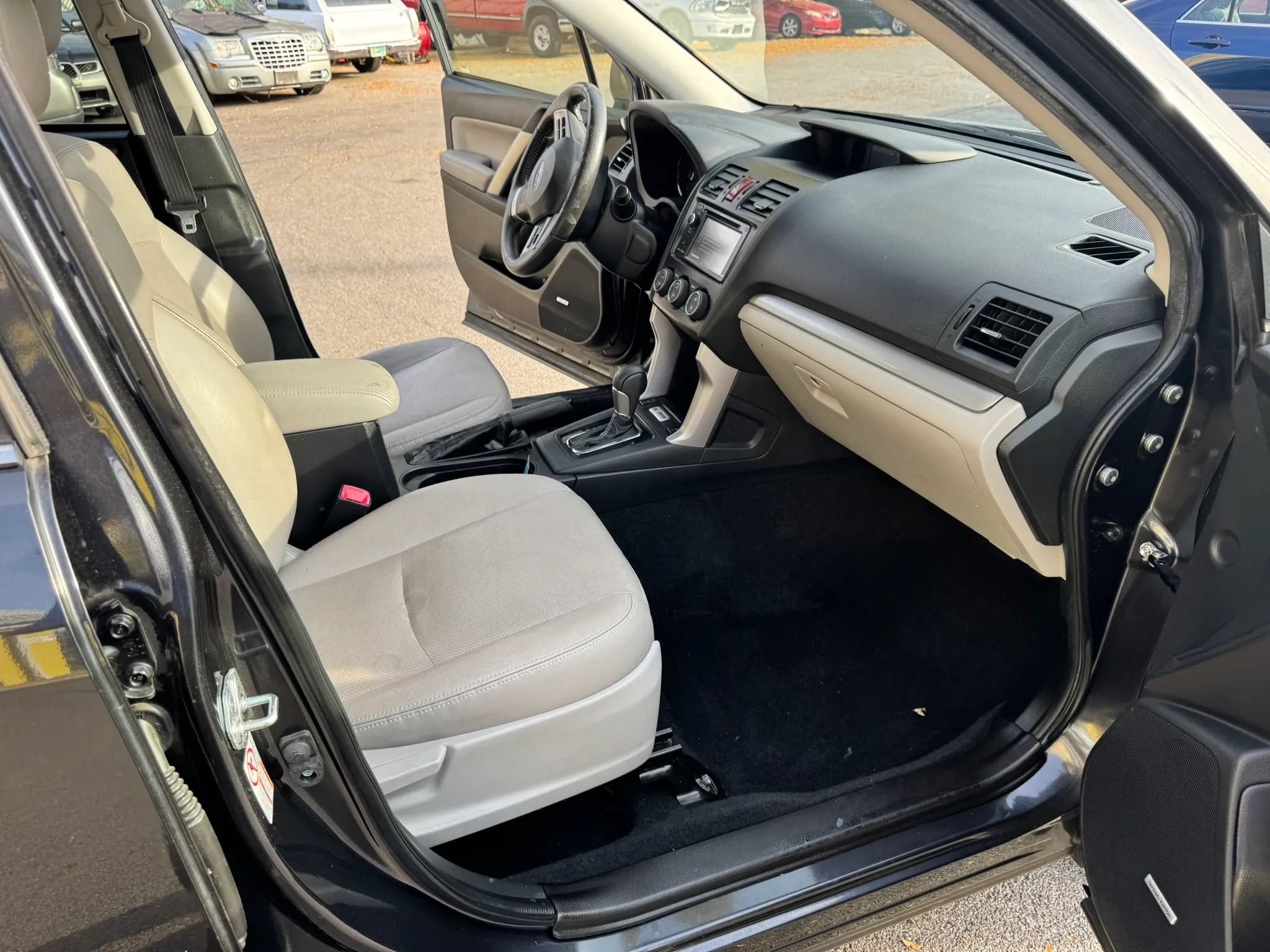 Used 2015 Subaru Forester 2.5i Touring w/ Eyesight & Navigation System AWD/4WD image 24