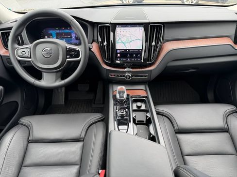 Used 2023 Volvo XC60 B5 Ultimate w/ Climate Package AWD/4WD image 2