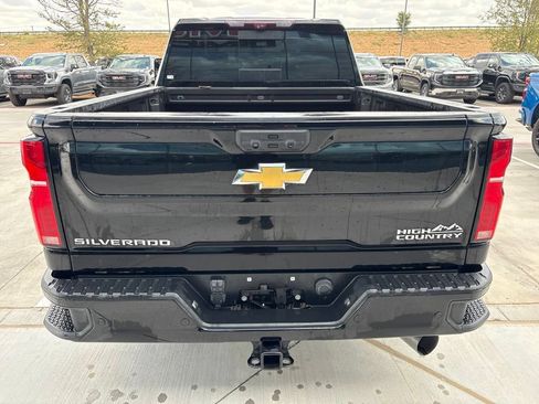 Used 2024 Chevrolet Silverado 2500 High Country w/ Technology Package AWD/4WD image 4