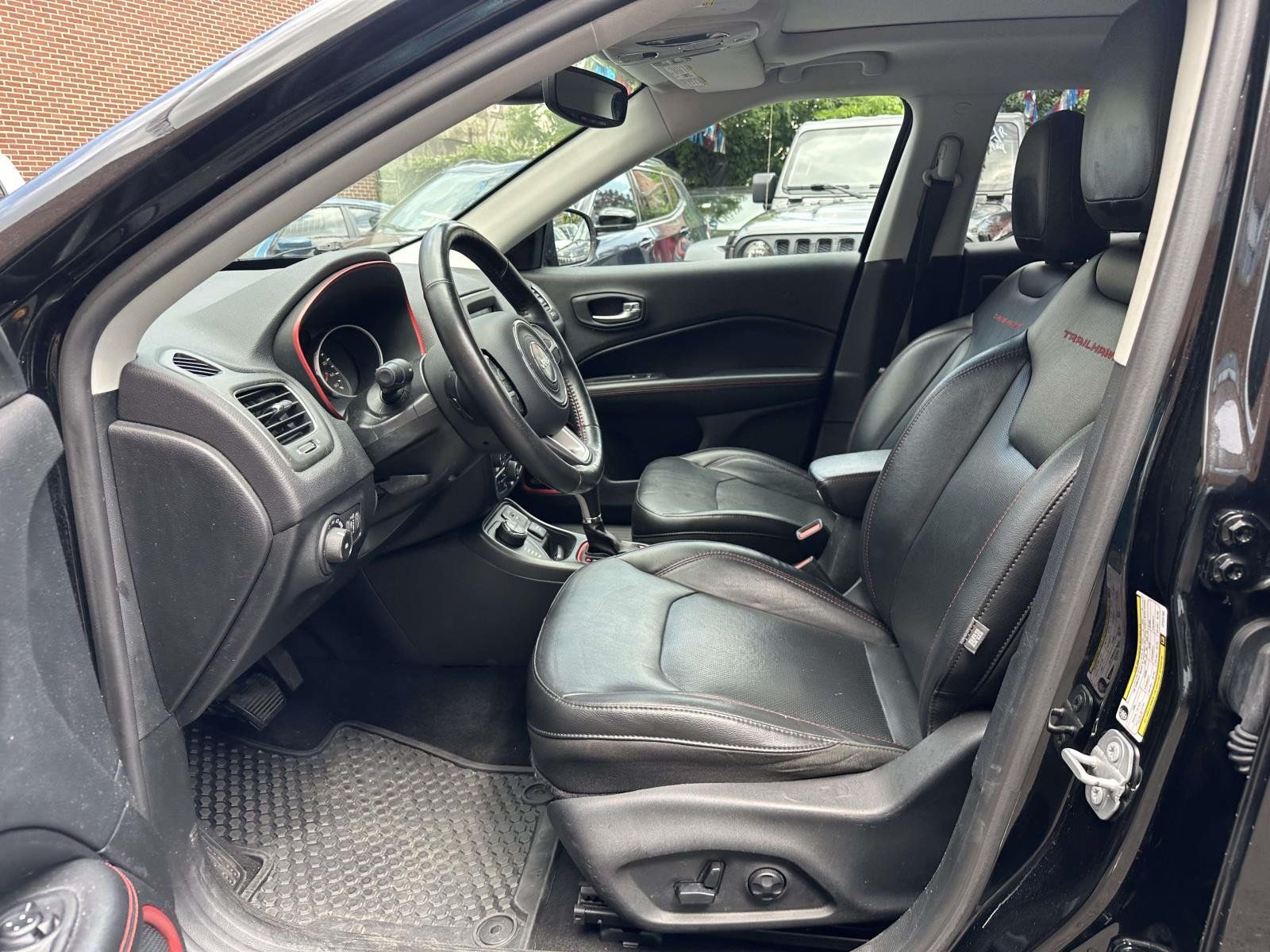 Certified 2018 Jeep Compass Trailhawk w/ Leather Interior Group AWD/4WD image 16