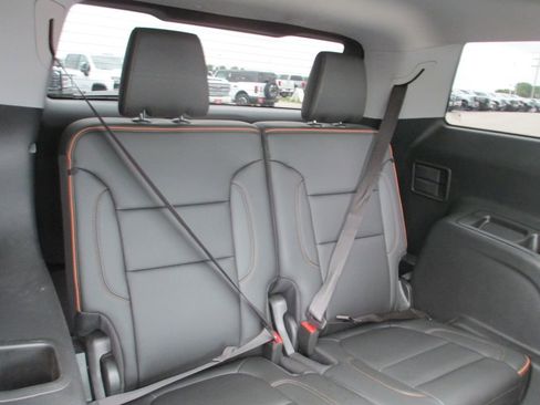 Used 2023 GMC Acadia AT4 w/ Technology Package AWD/4WD image 25