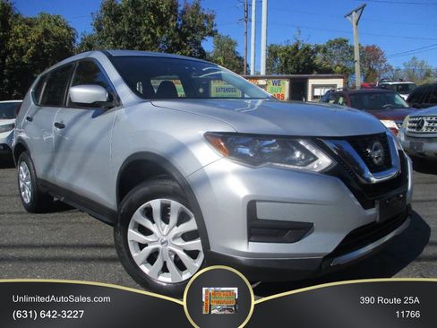 Used 2018 Nissan Rogue S AWD/4WD image 2