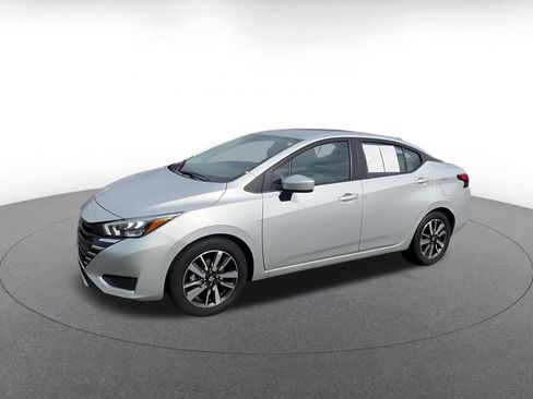 Used 2025 Nissan Versa SV FWD image 7