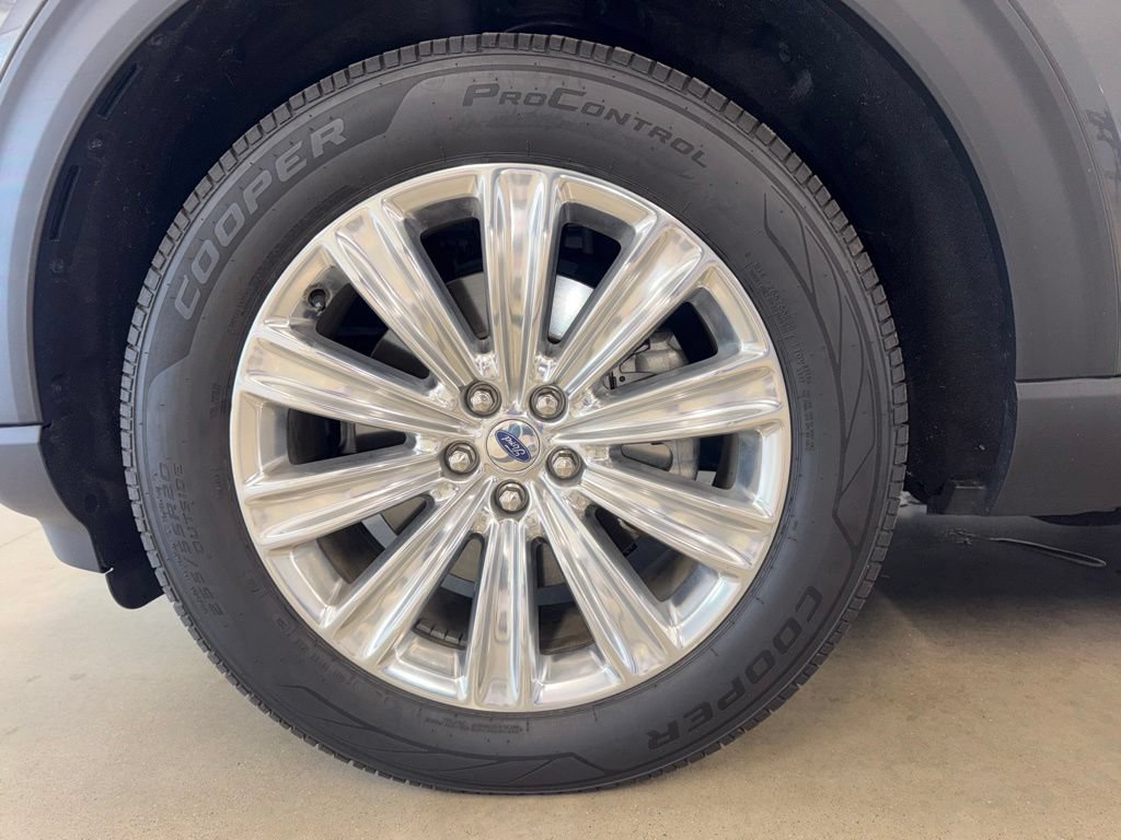 Used 2020 Ford Explorer Limited w/ Hybrid Equipment Group 310A AWD/4WD image 11