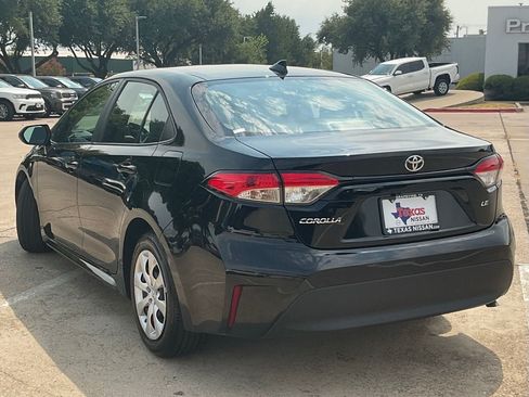 Used 2025 Toyota Corolla LE FWD image 6