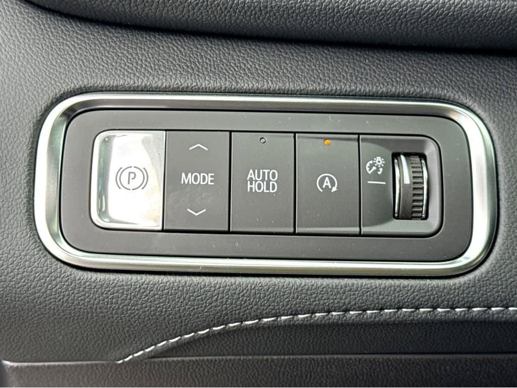 New 2026 Buick Enclave Avenir w/ Super Cruise Package FWD image 11