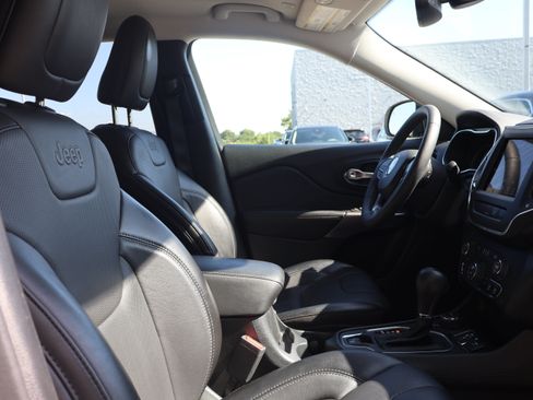 Used 2022 Jeep Cherokee Latitude Lux AWD/4WD image 8