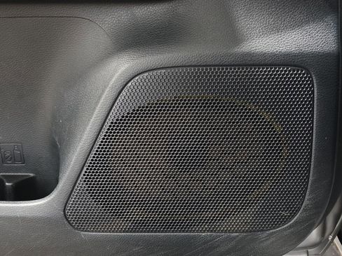 Used 2016 Toyota Tacoma TRD Sport w/ Towing Package image 31